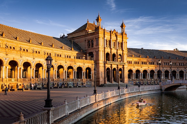 Cursos presenciales de español en Sevilla